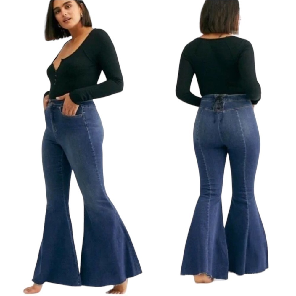 We The Free Ma Cherie Curvy bellbottoms super flared jeans lace up back 31